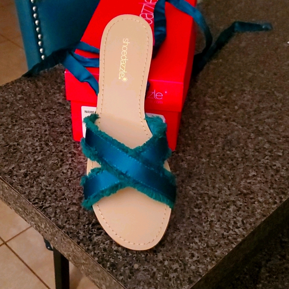 Shoe